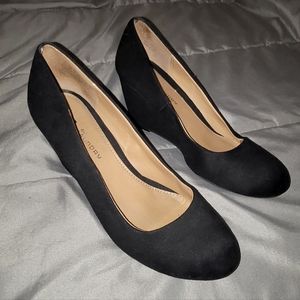 Cl by laundry wedges Black Suede Shoes Size 7 1/2 M
